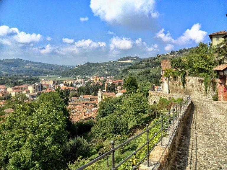 Appartamento Bella Vista Canelli Esterno foto